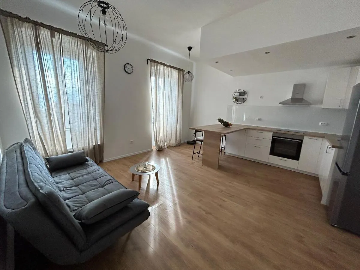 Apartman Nina & Lola